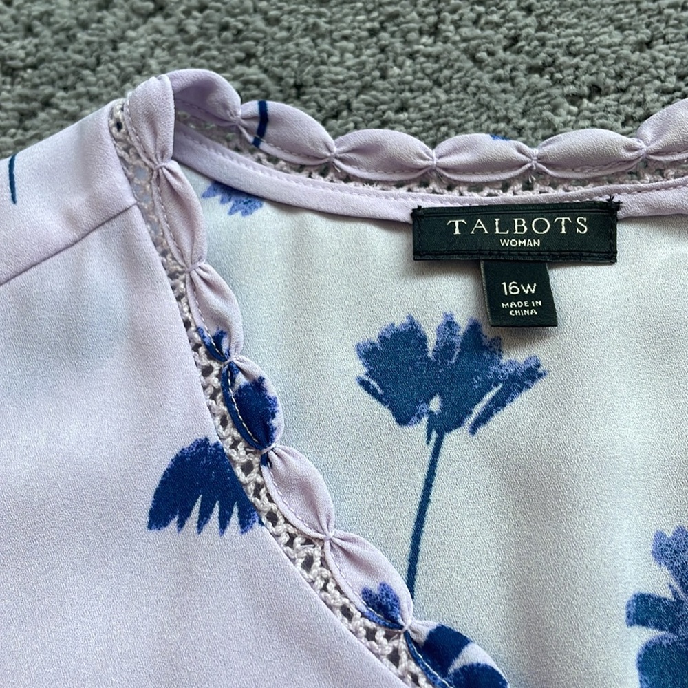 Talbots lilac flowy top size 16w - Picture 2 of 6